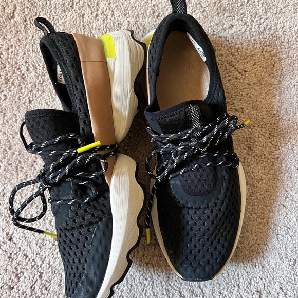 Sorel Sneakers - Picture 10 of 13